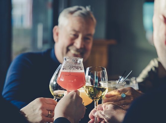 Deluxe Reykjavik Food Tour with City Highlights