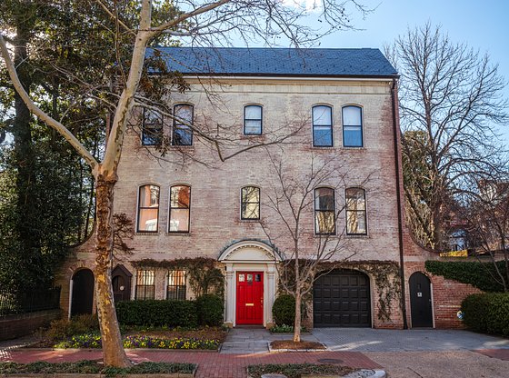 Georgetown Neighborhood Tour: From Port Town to Capital Landmark