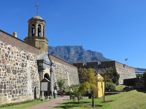 Introduction to Cape Town Tour: Dutch Trading to Democracy