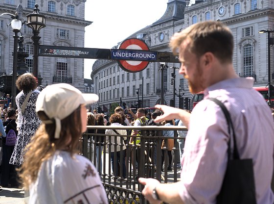 Sites and Insights: An Expert-Led London Welcome Tour
