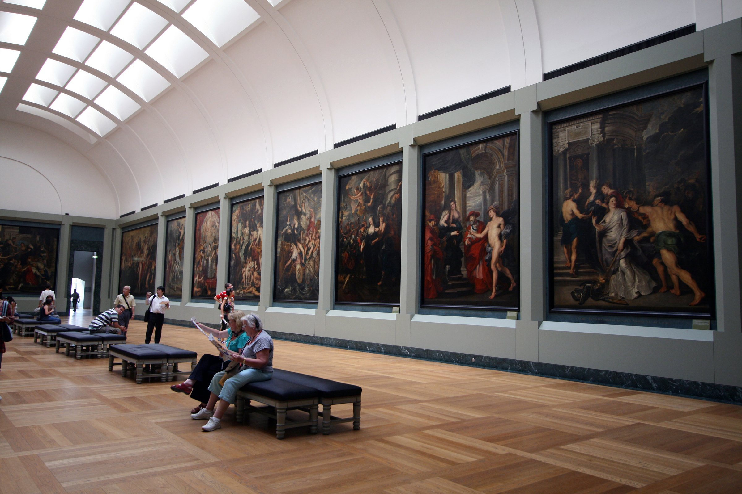 tour of louvre