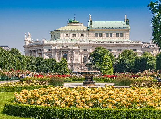 Ringstrasse Boulevard Tour: History and Architecture