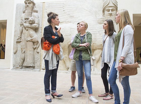 Secrets of the Louvre Tour: Alternative Masterpieces with an Art Historian
