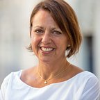 Laurie Kalb