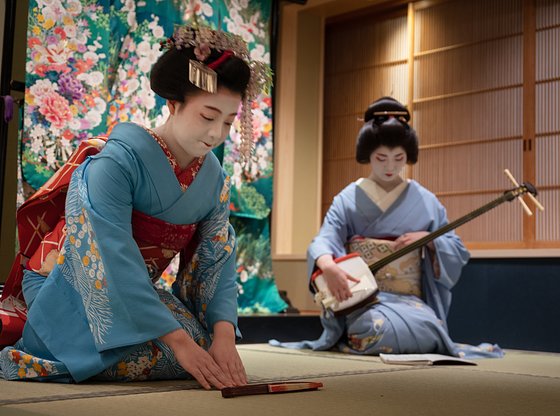 Exclusive Private Tea Ceremony with a Geisha Tour