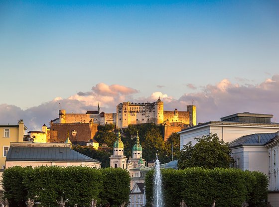 Salzburg Evening Tour with Mirabell Palace and Mozart's Birthplace
